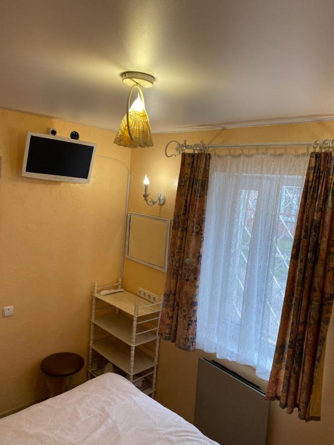 Guest House Oleksandriia エクステリア 写真